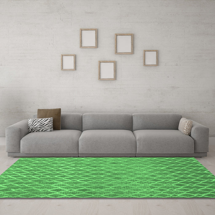 Machine Washable Abstract Emerald Green Contemporary Area Rugs in a Living Room,, wshcon768emgrn