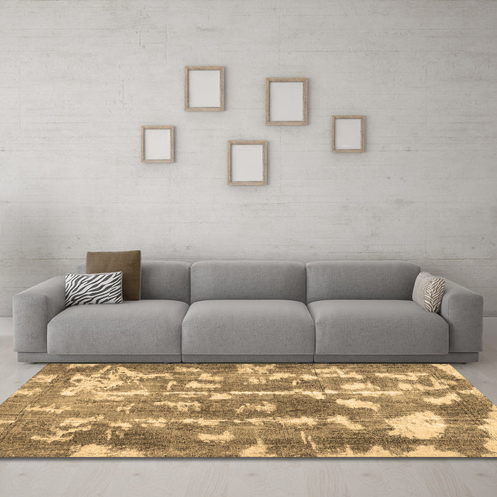 Machine Washable Abstract Brown Contemporary Rug in a Living Room,, wshcon770brn