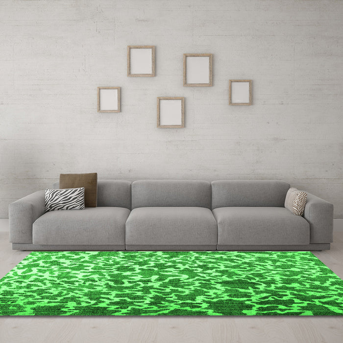 Machine Washable Abstract Green Contemporary Area Rugs in a Living Room,, wshcon771grn