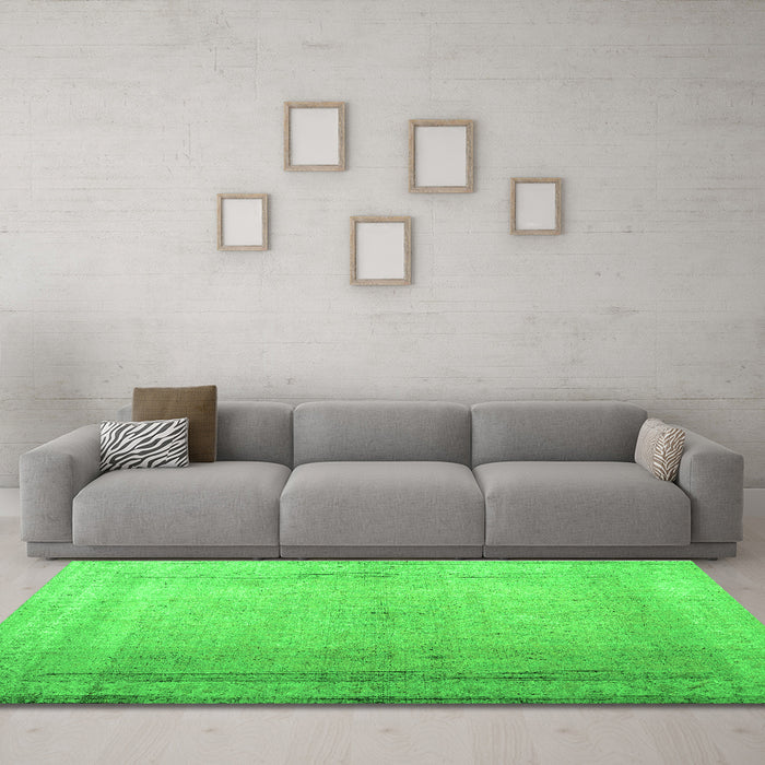 Machine Washable Abstract Green Contemporary Area Rugs in a Living Room,, wshcon772grn