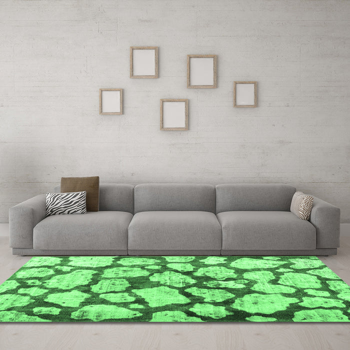 Machine Washable Abstract Emerald Green Contemporary Area Rugs in a Living Room,, wshcon779emgrn