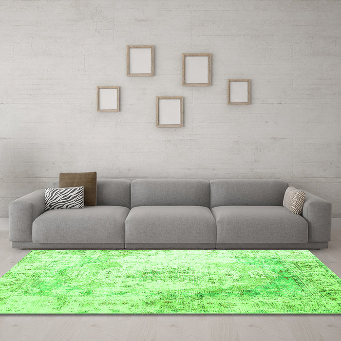 Machine Washable Abstract Green Contemporary Area Rugs in a Living Room,, wshcon782grn
