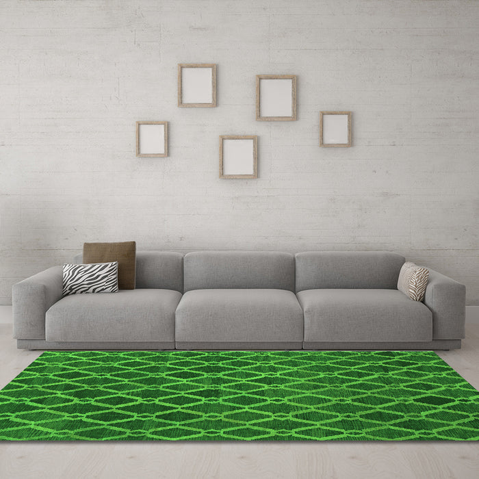 Machine Washable Abstract Green Contemporary Area Rugs in a Living Room,, wshcon787grn