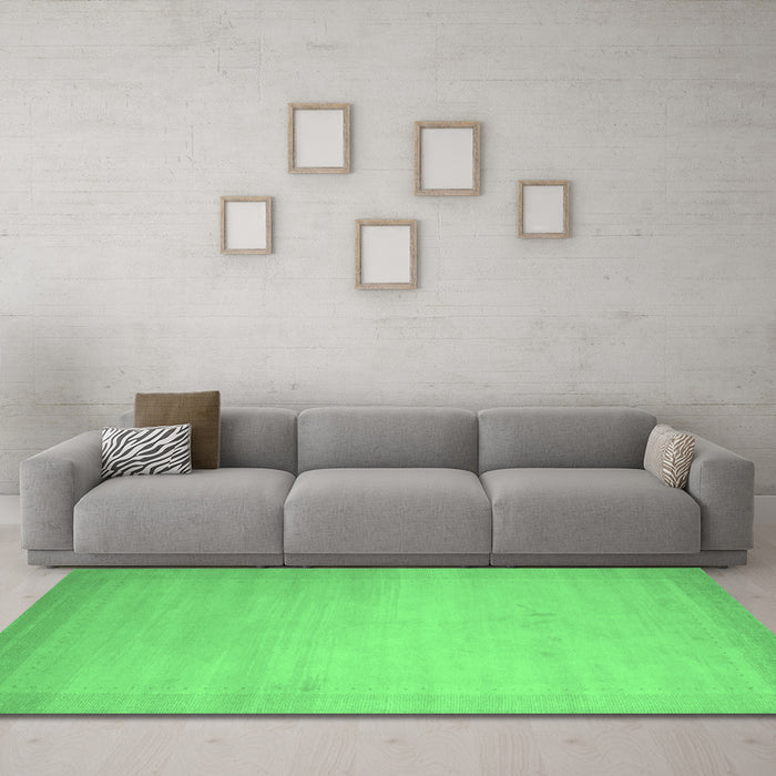 Machine Washable Abstract Emerald Green Contemporary Area Rugs in a Living Room,, wshcon789emgrn