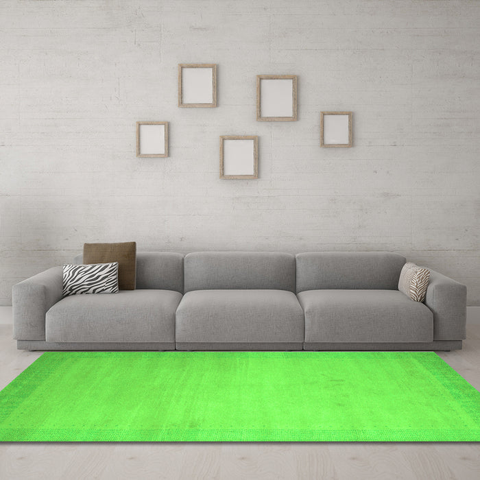 Machine Washable Abstract Green Contemporary Area Rugs in a Living Room,, wshcon789grn