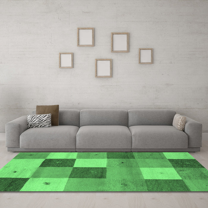 Machine Washable Abstract Emerald Green Contemporary Area Rugs in a Living Room,, wshcon791emgrn