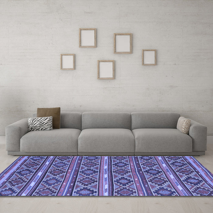 Machine Washable Oriental Blue Traditional Rug in a Living Room, wshcon807blu