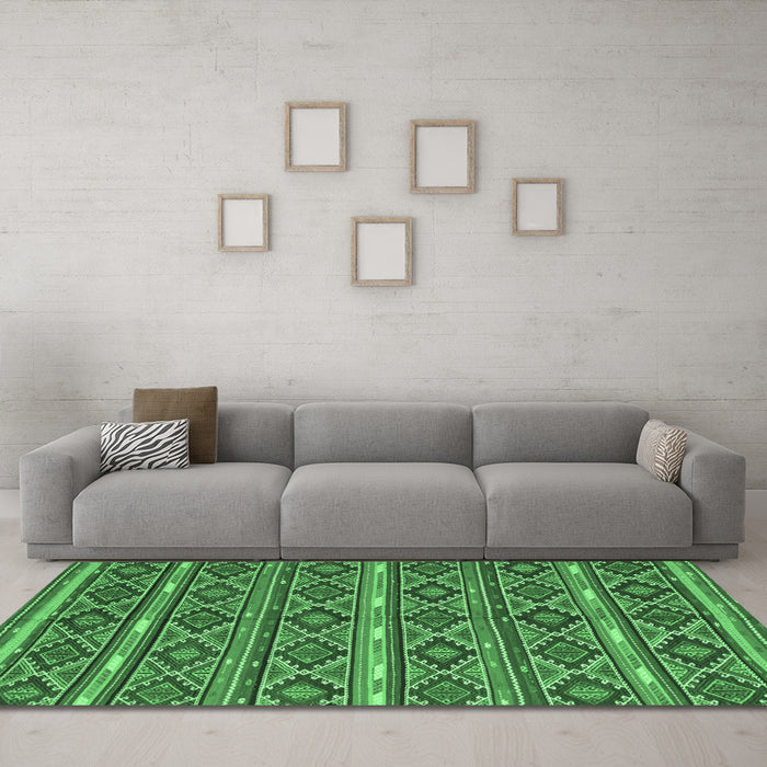 Machine Washable Oriental Emerald Green Traditional Area Rugs in a Living Room,, wshcon807emgrn