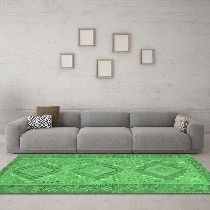 Machine Washable Oriental Emerald Green Traditional Area Rugs in a Living Room,, wshcon809emgrn