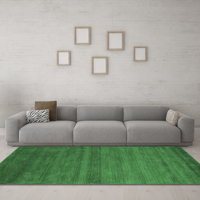 Machine Washable Abstract Emerald Green Contemporary Area Rugs in a Living Room,, wshcon80emgrn