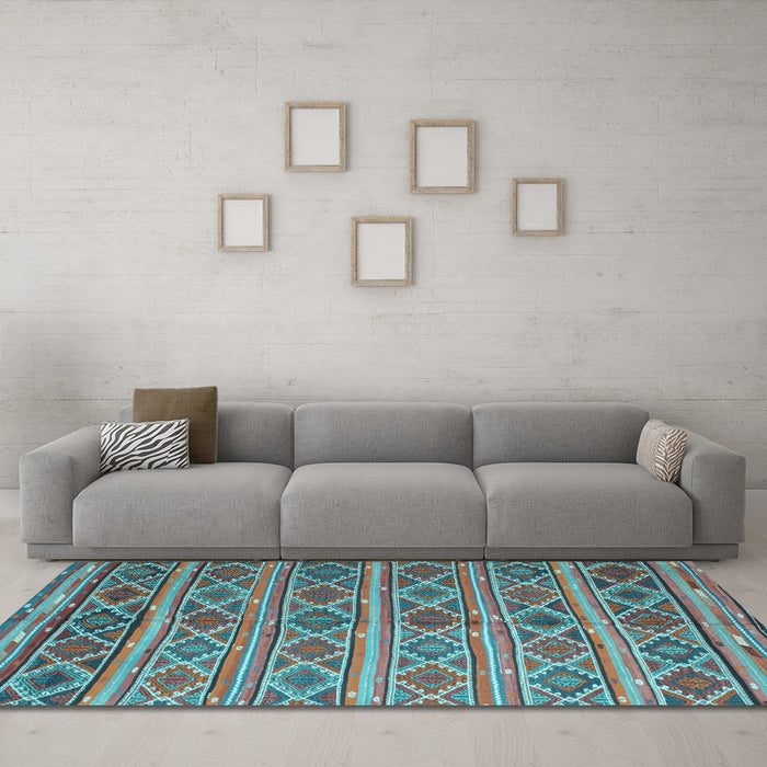Machine Washable Oriental Light Blue Traditional Rug in a Living Room, wshcon810lblu