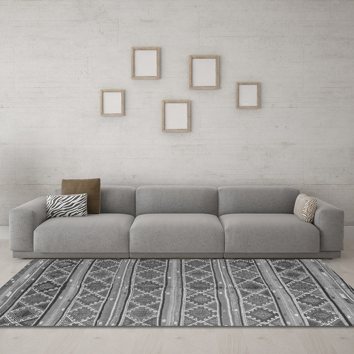 Machine Washable Oriental Gray Traditional Rug in a Living Room,, wshcon810gry