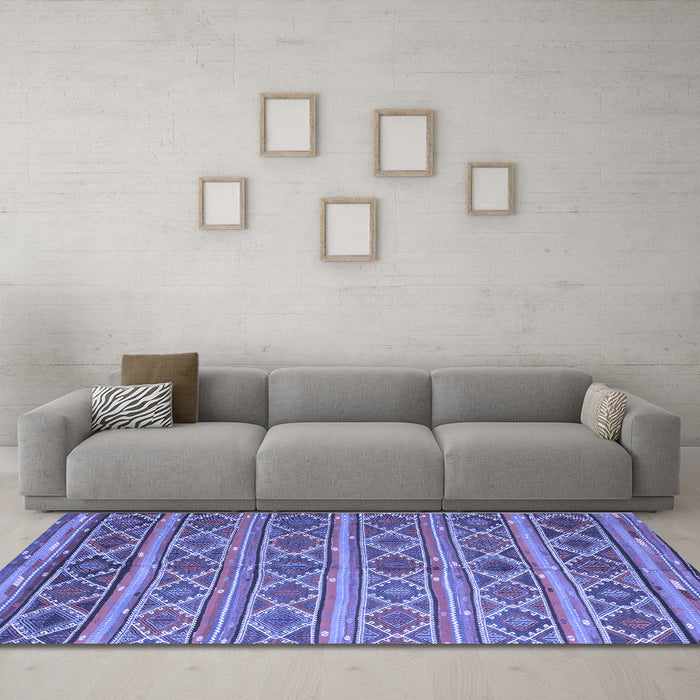Machine Washable Oriental Blue Traditional Rug in a Living Room, wshcon810blu