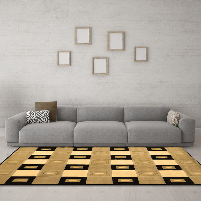 Machine Washable Checkered Brown Modern Rug in a Living Room,, wshcon813brn