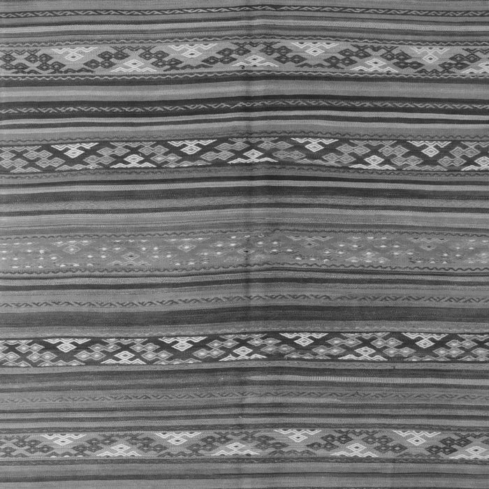 Serging Thickness of Machine Washable Southwestern Gray Country Rug, wshcon816gry