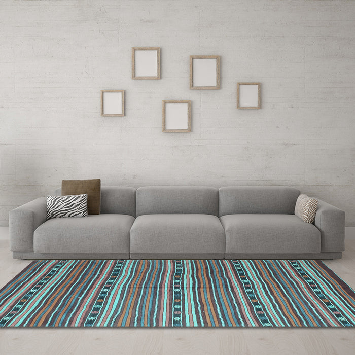 Machine Washable Oriental Light Blue Traditional Rug in a Living Room, wshcon818lblu