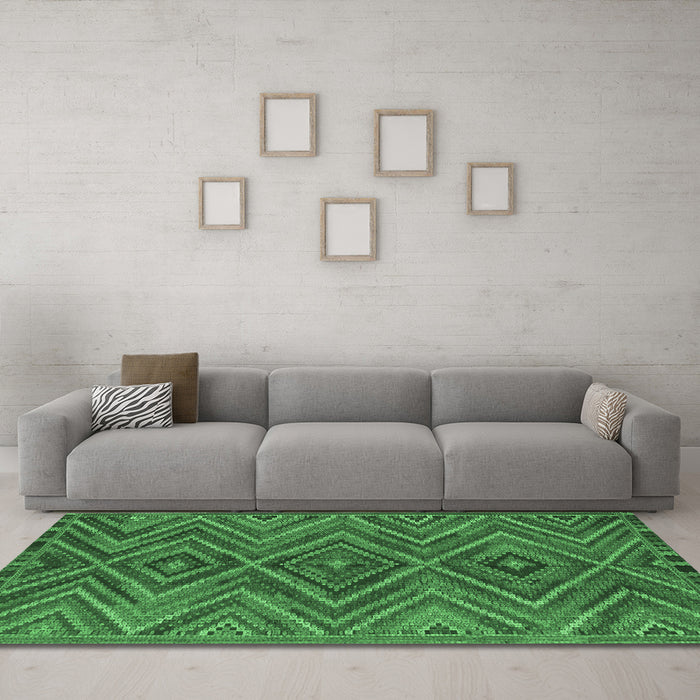 Machine Washable Oriental Emerald Green Traditional Area Rugs in a Living Room,, wshcon820emgrn