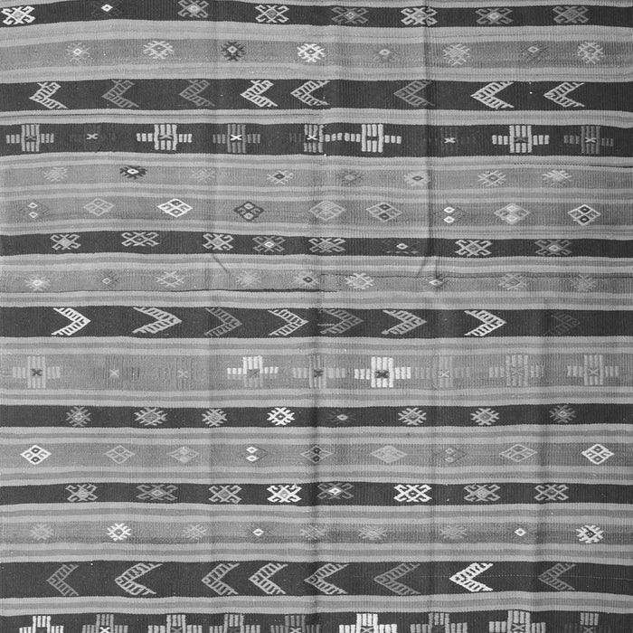 Serging Thickness of Machine Washable Southwestern Gray Country Rug, wshcon822gry