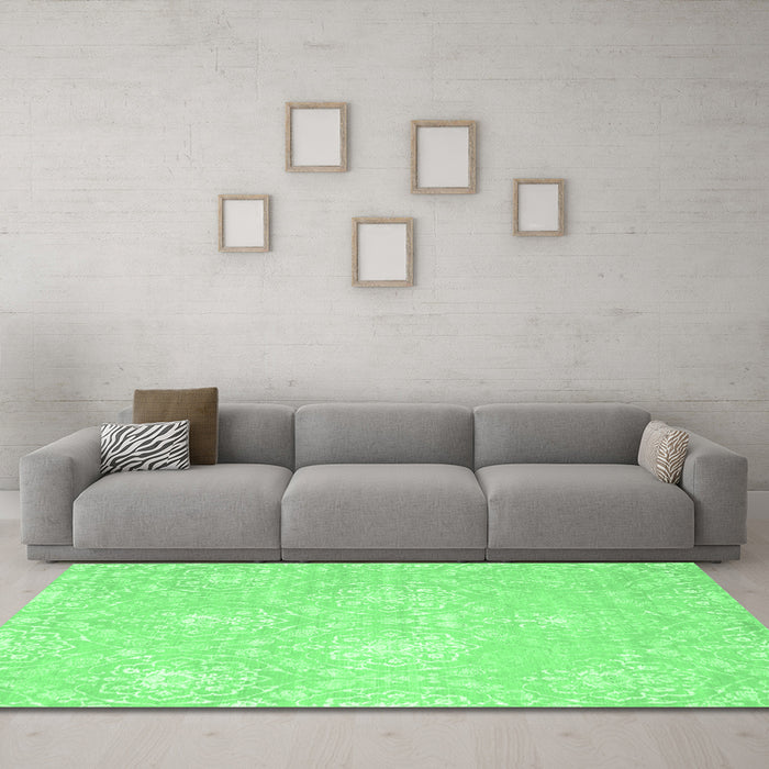 Machine Washable Abstract Emerald Green Contemporary Area Rugs in a Living Room,, wshcon825emgrn