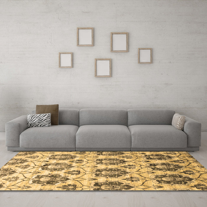 Machine Washable Abstract Brown Contemporary Rug in a Living Room,, wshcon826brn