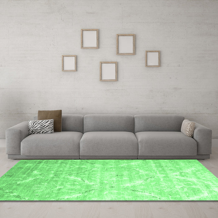 Machine Washable Abstract Emerald Green Contemporary Area Rugs in a Living Room,, wshcon830emgrn