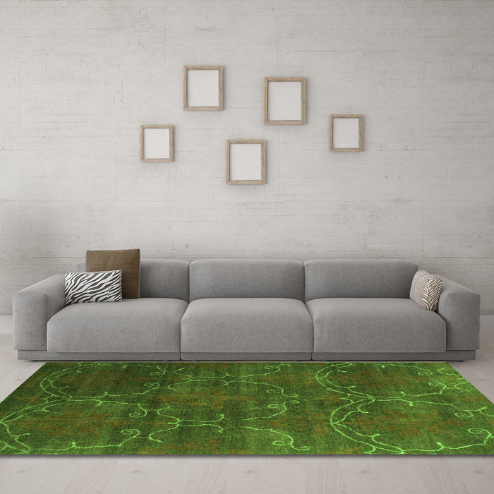 Machine Washable Abstract Green Contemporary Area Rugs in a Living Room,, wshcon831grn