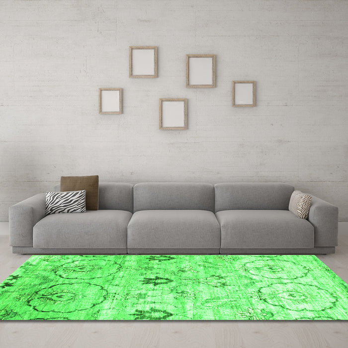 Machine Washable Abstract Green Contemporary Area Rugs in a Living Room,, wshcon833grn