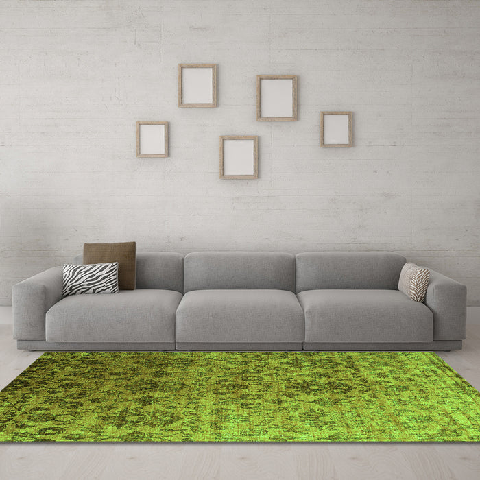 Machine Washable Abstract Green Contemporary Area Rugs in a Living Room,, wshcon834grn