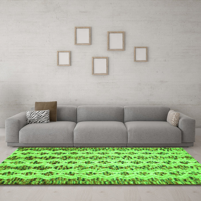 Machine Washable Abstract Green Contemporary Area Rugs in a Living Room,, wshcon835grn