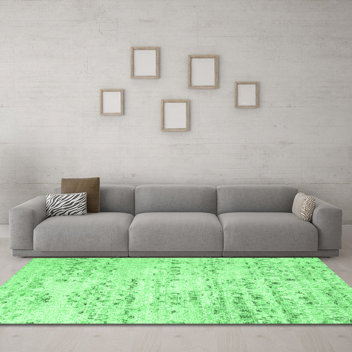 Machine Washable Solid Emerald Green Modern Area Rugs in a Living Room,, wshcon836emgrn