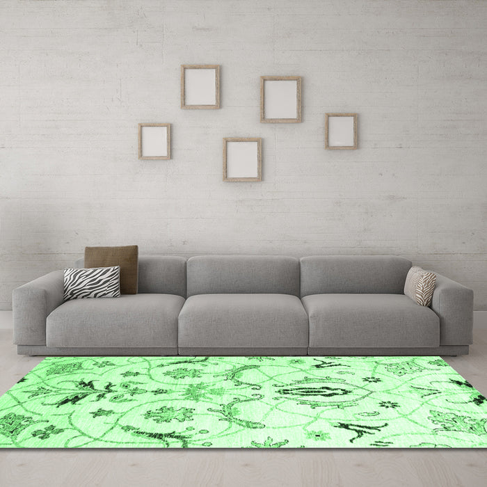 Machine Washable Abstract Emerald Green Contemporary Area Rugs in a Living Room,, wshcon838emgrn