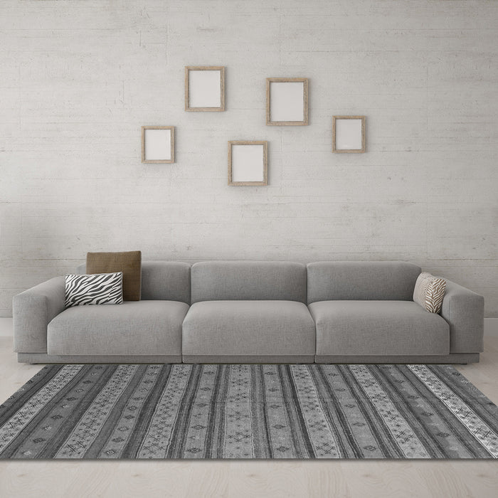 Machine Washable Oriental Gray Traditional Rug in a Living Room,, wshcon839gry