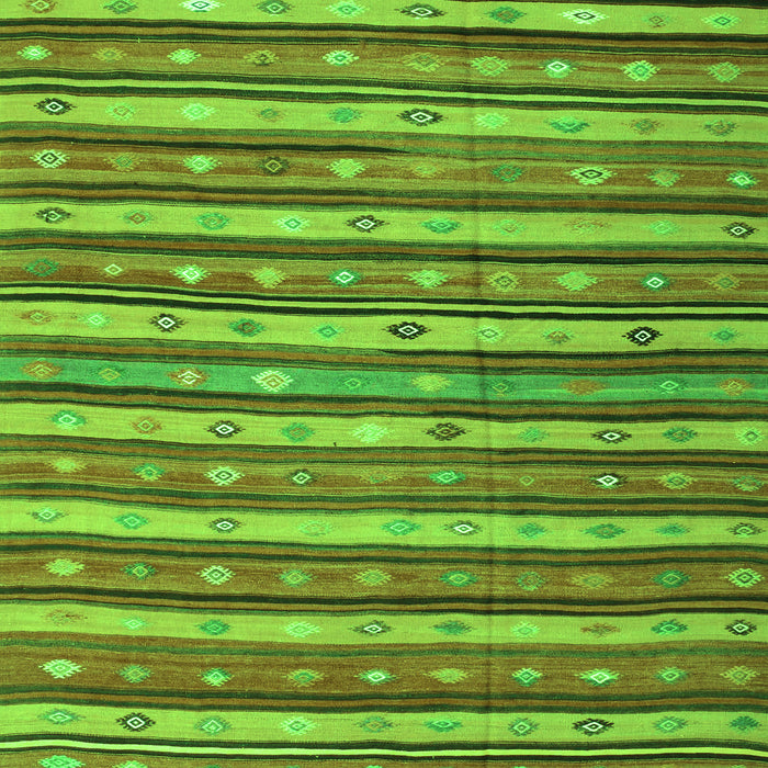 Serging Thickness of Machine Washable Oriental Green Traditional Area Rugs, wshcon847grn