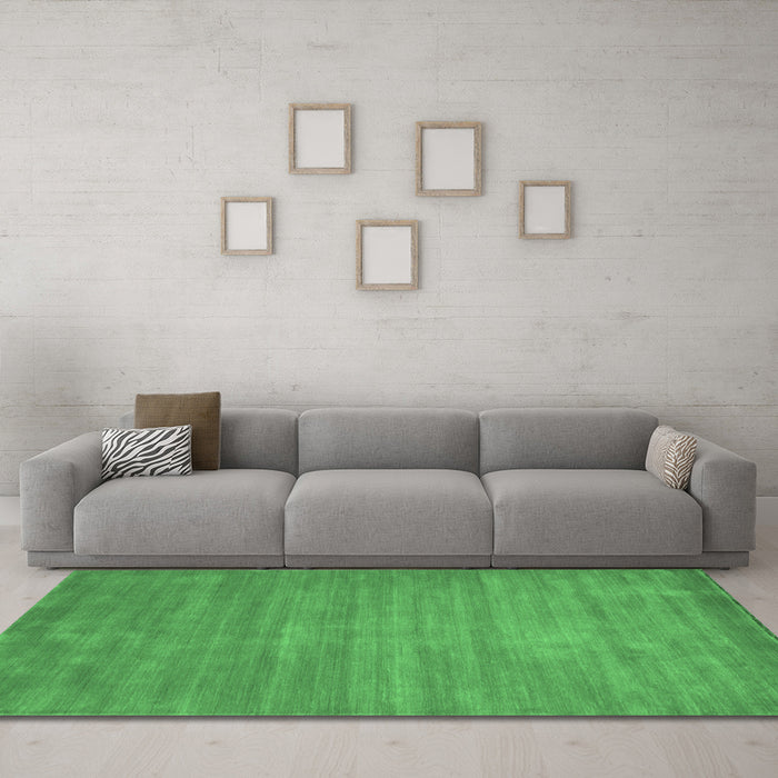Machine Washable Abstract Emerald Green Contemporary Area Rugs in a Living Room,, wshcon84emgrn