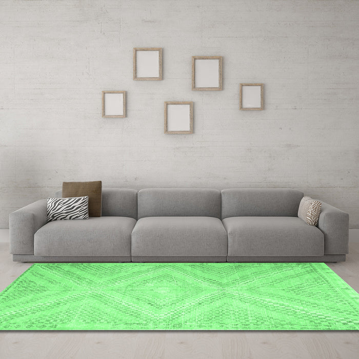 Machine Washable Southwestern Emerald Green Country Area Rugs in a Living Room,, wshcon853emgrn