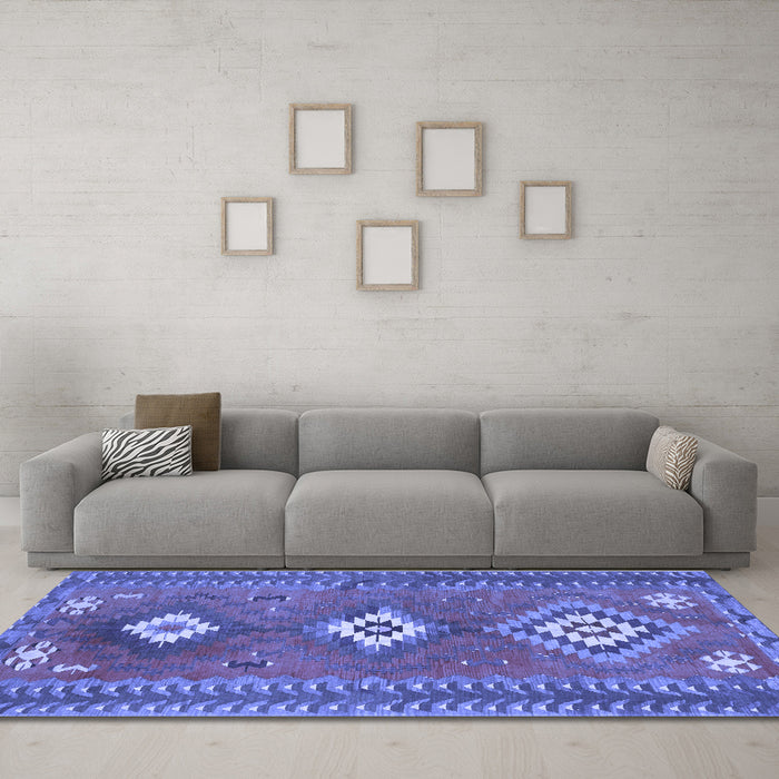 Machine Washable Oriental Blue Traditional Rug in a Living Room, wshcon856blu