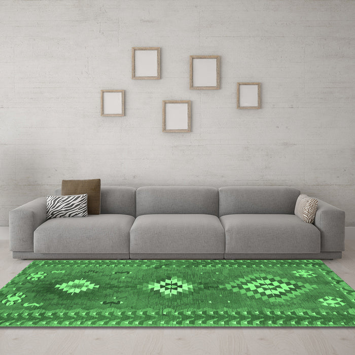 Machine Washable Oriental Emerald Green Traditional Area Rugs in a Living Room,, wshcon856emgrn