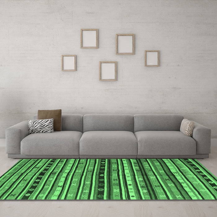 Machine Washable Southwestern Emerald Green Country Area Rugs in a Living Room,, wshcon858emgrn