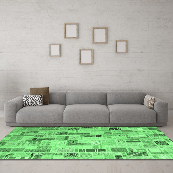 Machine Washable Patchwork Emerald Green Transitional Area Rugs in a Living Room,, wshcon859emgrn