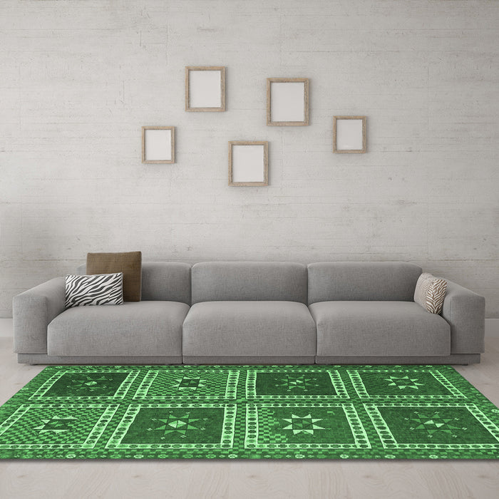 Machine Washable Abstract Emerald Green Contemporary Area Rugs in a Living Room,, wshcon863emgrn