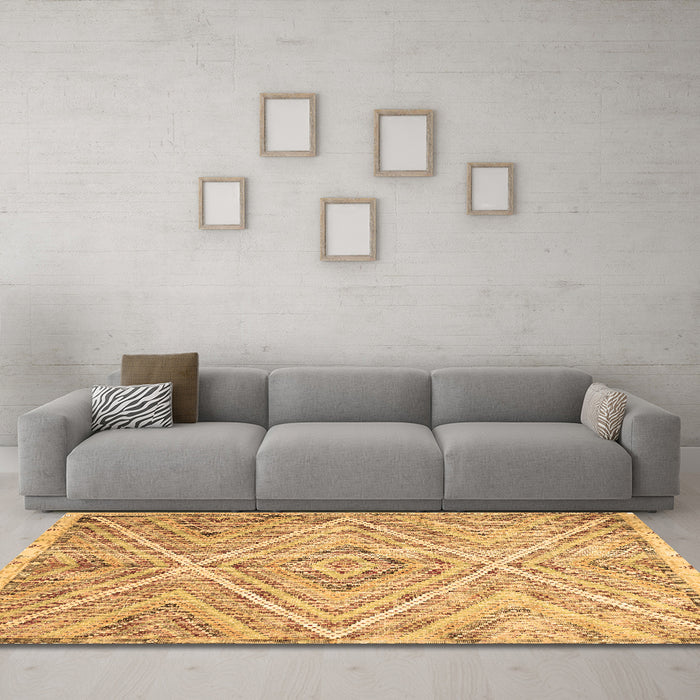 Machine Washable Abstract Brown Contemporary Rug in a Living Room,, wshcon870brn