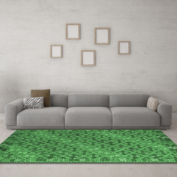 Machine Washable Oriental Emerald Green Traditional Area Rugs in a Living Room,, wshcon872emgrn