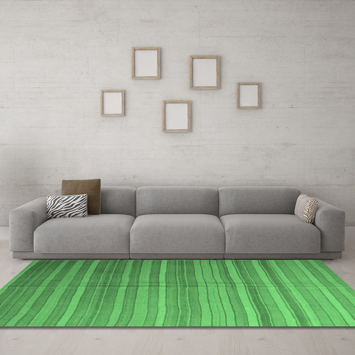 Machine Washable Abstract Emerald Green Contemporary Area Rugs in a Living Room,, wshcon883emgrn
