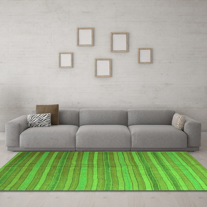 Machine Washable Abstract Green Contemporary Area Rugs in a Living Room,, wshcon883grn