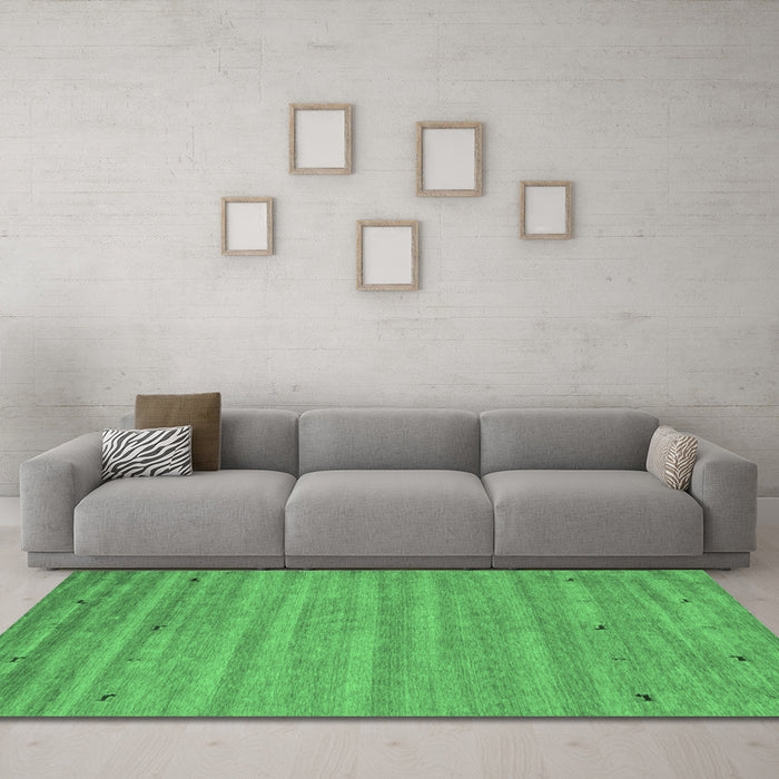 Machine Washable Abstract Emerald Green Contemporary Area Rugs in a Living Room,, wshcon885emgrn
