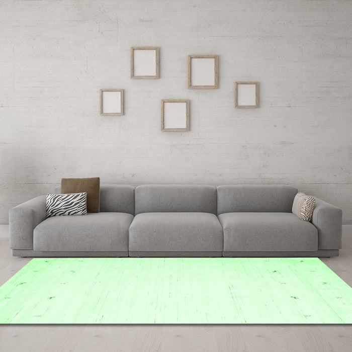 Machine Washable Solid Emerald Green Modern Area Rugs in a Living Room,, wshcon889emgrn
