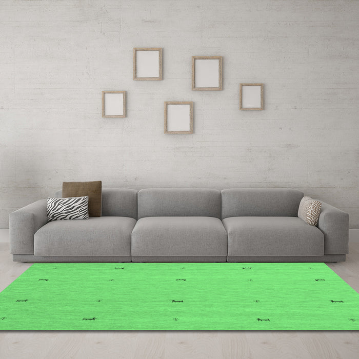 Machine Washable Abstract Emerald Green Contemporary Area Rugs in a Living Room,, wshcon892emgrn