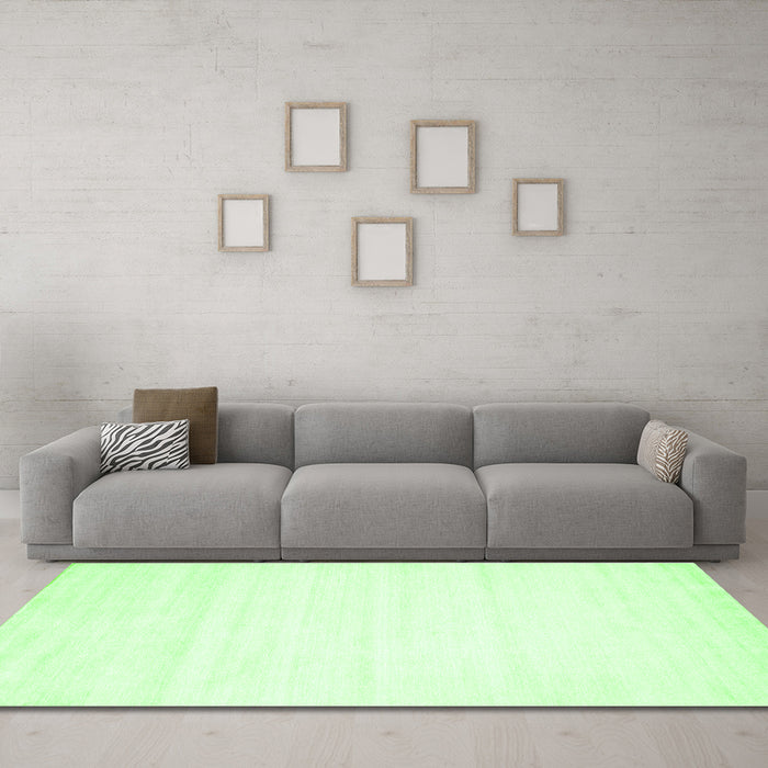 Machine Washable Solid Green Modern Area Rugs in a Living Room,, wshcon89grn