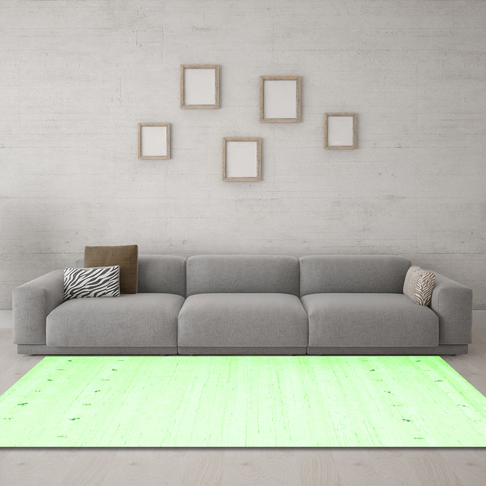 Machine Washable Solid Green Modern Area Rugs in a Living Room,, wshcon900grn