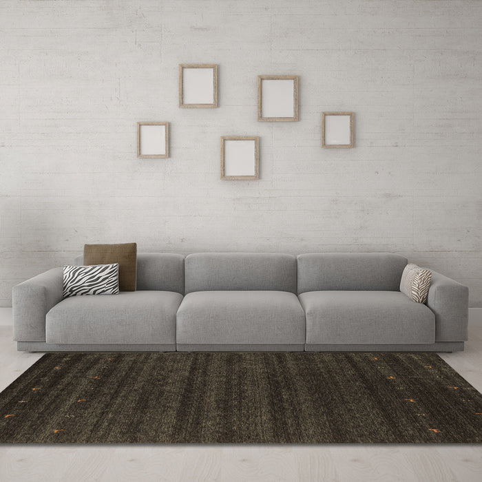 Machine Washable Abstract Brown Contemporary Rug in a Living Room,, wshcon902brn